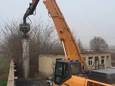 Вибропогружатель на экскаватор CASE 470 для установки сигнальной башни